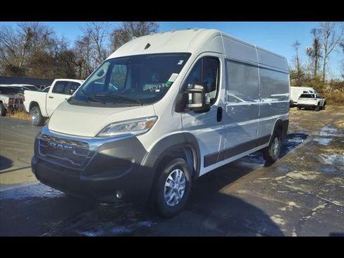 New 2024 RAM ProMaster 2500 w/ Quick Order Package 22G SLT image 3