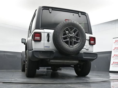 Used 2024 Jeep Wrangler Sport S image 22