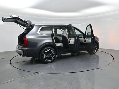 Used 2024 Kia Telluride S w/ S Sunroof Package