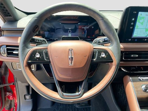 Used 2025 Lincoln Aviator Reserve w/ Equipment Group 201A AWD/4WD image 11