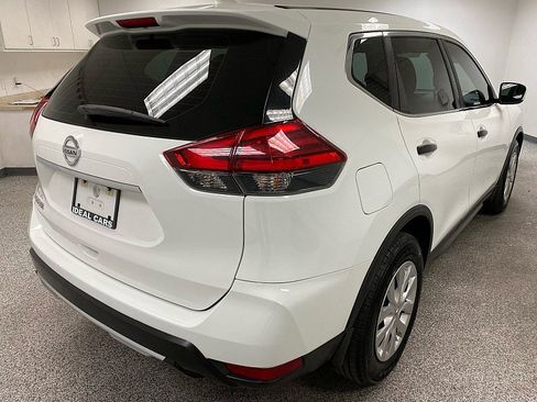 Used 2017 Nissan Rogue S image 5