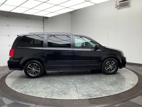 Used 2016 Dodge Grand Caravan R/T image 33