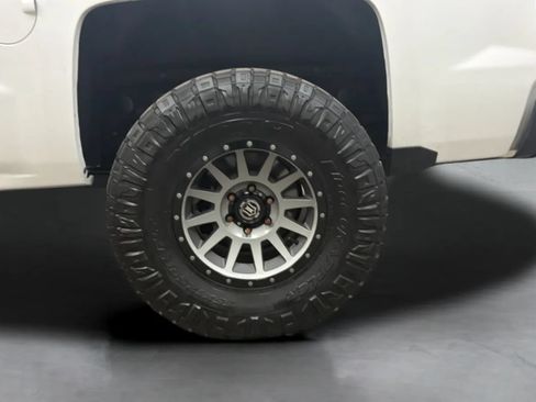 Used 2018 Chevrolet Silverado 1500 LT w/ All Star Edition AWD/4WD image 27