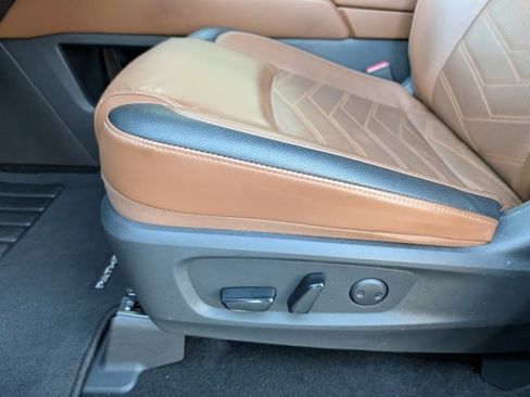 Used 2024 Nissan Pathfinder Platinum w/ Cargo Package image 22