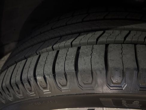 Used 2021 Subaru Outback Limited image 2