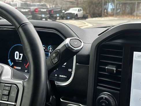 Used 2022 Ford F150 Lariat w/ Trailer Tow Package image 19