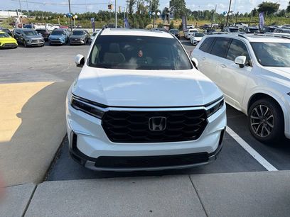 Used 2025 Honda Pilot Elite