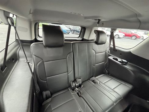Used 2019 Chevrolet Suburban LT AWD/4WD image 24