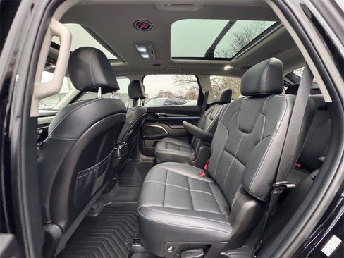Certified 2024 Kia Telluride SX w/ Towing Package image 12