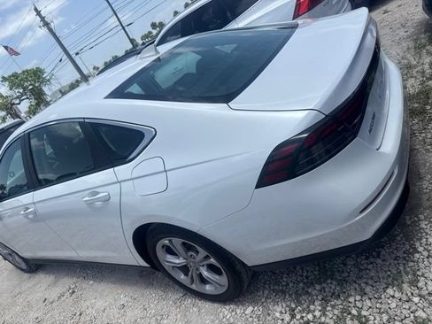Used 2025 Honda Accord LX image 9