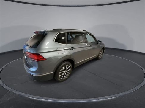 Used 2018 Volkswagen Tiguan SEL image 8
