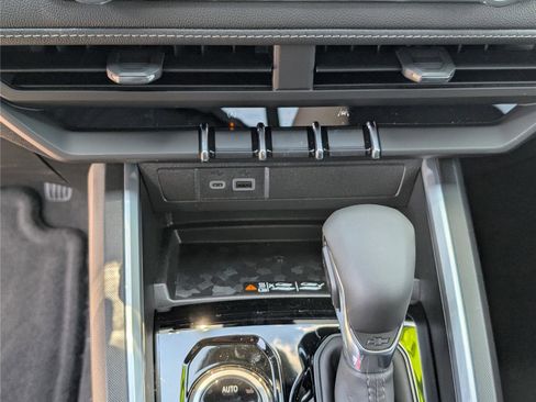 New 2026 Chevrolet Colorado LT w/ LT Convenience Package AWD/4WD image 22