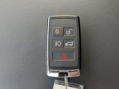 Certified 2024 Land Rover Range Rover Sport Dynamic SE image 38