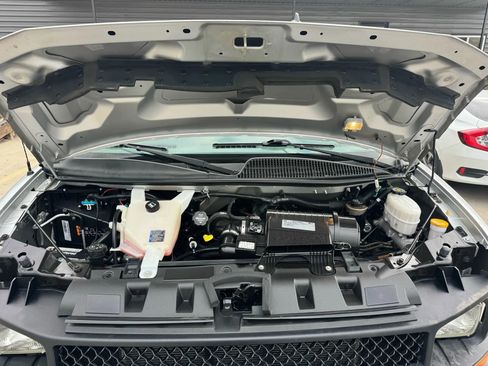 Used 2017 Chevrolet Express 3500 LS image 15