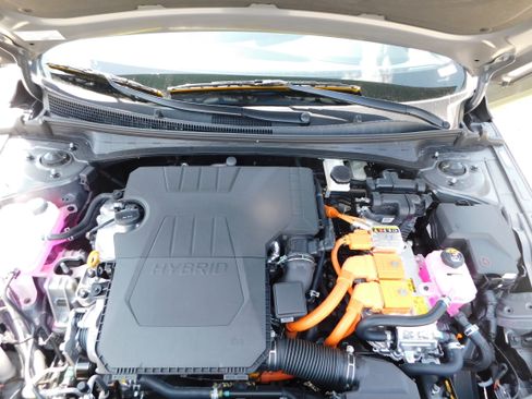 New 2025 Hyundai Elantra SEL image 13