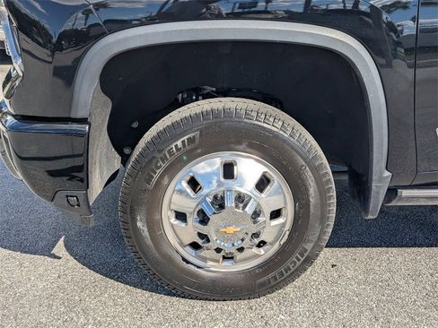 Certified 2024 Chevrolet Silverado 3500 High Country w/ High Country Premium Package image 11