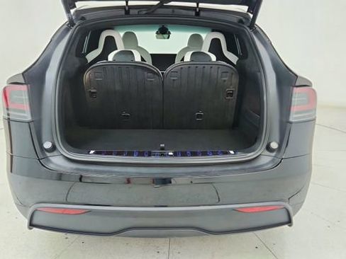 Used 2024 Tesla Model X Plaid image 14