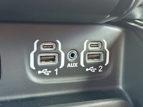 Used 2021 RAM 1500 Big Horn AWD/4WD image 40
