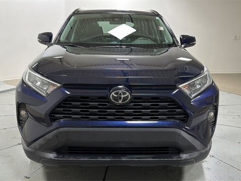 Used 2019 Toyota RAV4 XLE w/ Convenience Package image 2