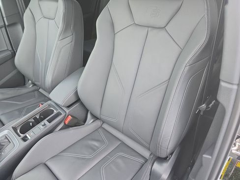 Certified 2025 Audi Q3 2.0T Premium w/ Convenience Package image 23