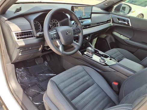 New 2026 Mitsubishi Outlander LE FWD image 12