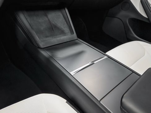 Used 2025 Tesla Model 3 Long Range AWD/4WD image 18