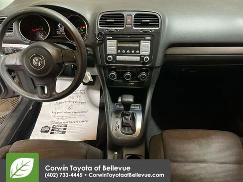 Used 2010 Volkswagen Golf 4-Door image 13