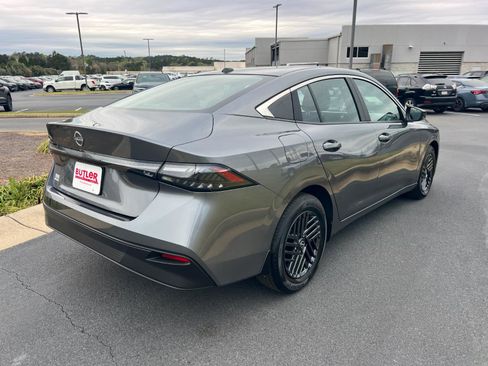 New 2026 Nissan Sentra SV w/ SV Convenience Package FWD image 6
