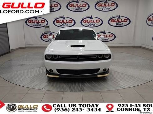 Used 2022 Dodge Challenger R/T w/ Performance Handling Group image 3