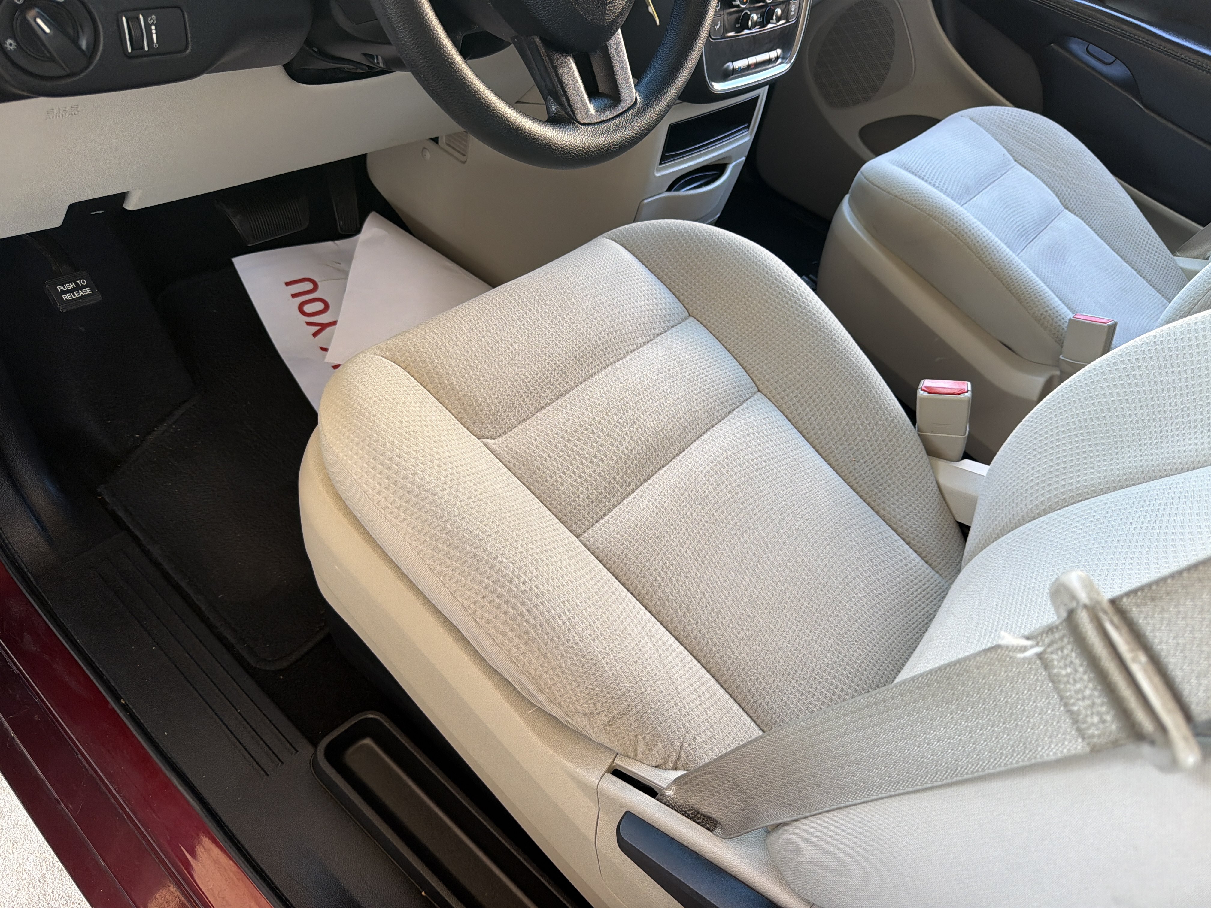 Used 2018 Dodge Grand Caravan SE w/ UConnect Hands-Free Group FWD image 22