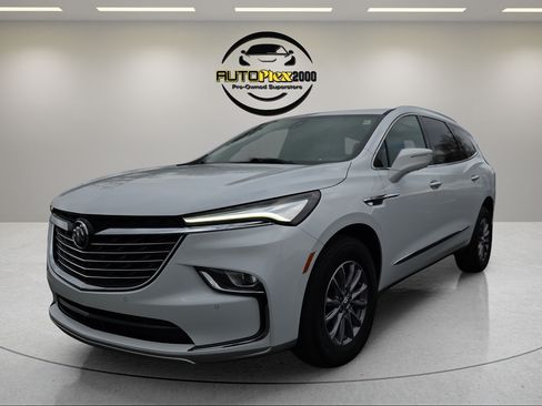 Used 2024 Buick Enclave Premium AWD/4WD image 3