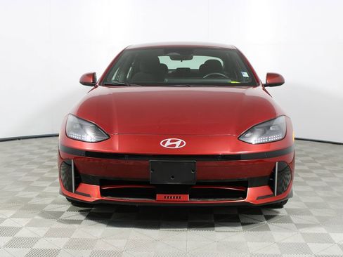 Used 2024 Hyundai Ioniq 6 SE RWD image 2