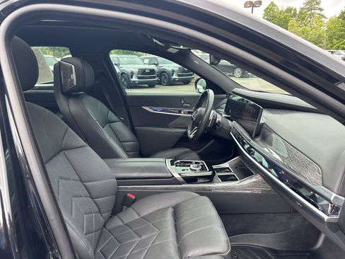 Used 2024 BMW 740i RWD image 38