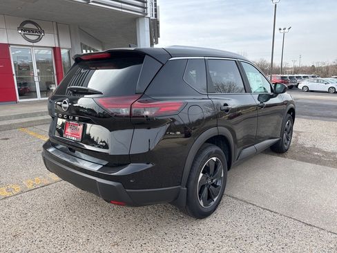 New 2026 Nissan Rogue SV w/ SV Premium Package image 4
