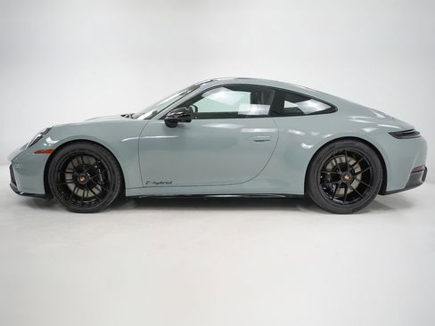 New 2026 Porsche 911 GTS image 2