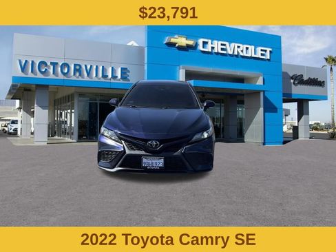 Used 2022 Toyota Camry SE w/ Carpet Mat Package (TMS) FWD image 2