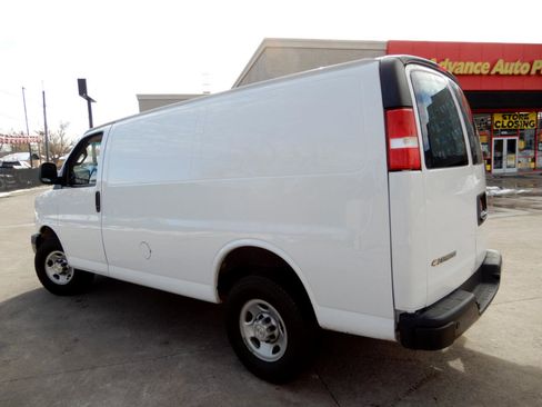 Used 2022 Chevrolet Express 2500 w/ Driver Convenience Package image 7