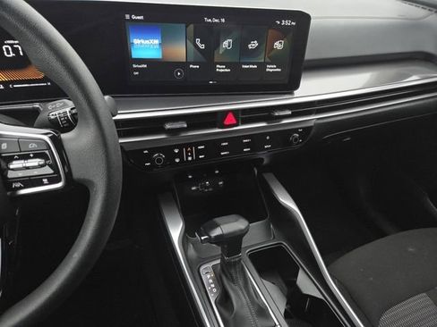 Used 2024 Kia Sorento LX image 33