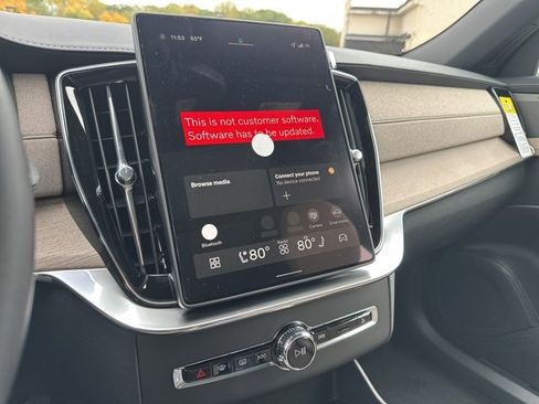 New 2026 Volvo XC90 B6 Plus w/ Protection Package Premier image 15