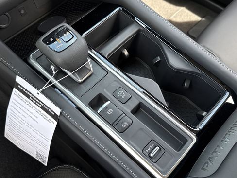 New 2026 Nissan Pathfinder SL FWD image 8
