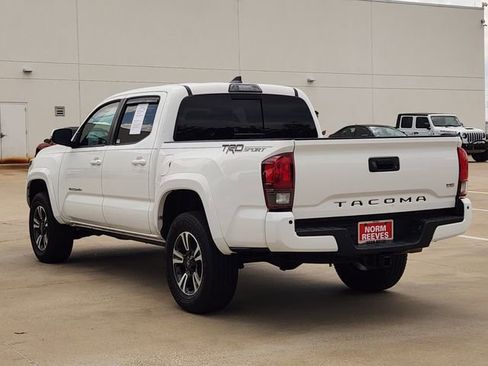Used 2019 Toyota Tacoma TRD Sport w/ Technology Package RWD image 4