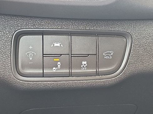 Used 2020 Hyundai Santa Fe SEL w/ Convenience + Premium Package FWD image 11