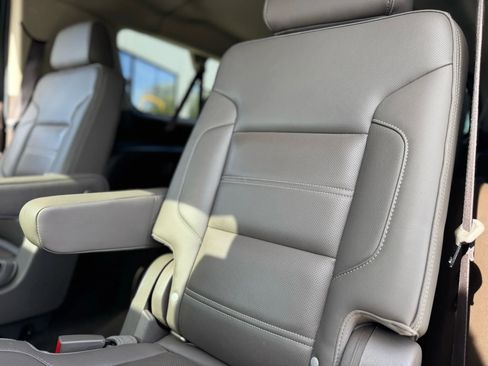 Used 2019 GMC Yukon XL Denali w/ Denali Ultimate Package image 31