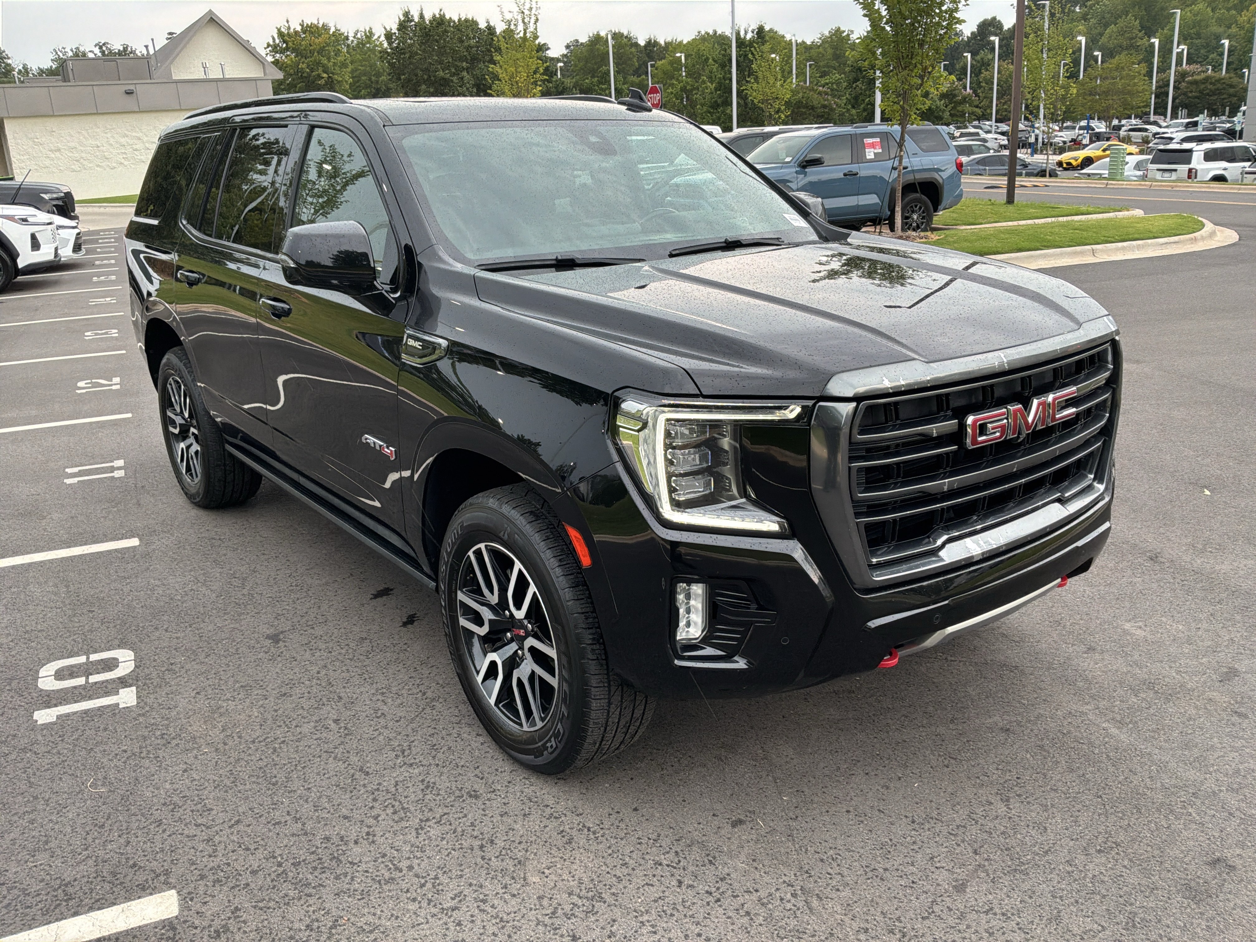 Used 2021 GMC Yukon AT4 w/ AT4 Premium Package AWD/4WD image 2