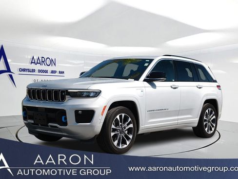 Used 2023 Jeep Grand Cherokee Overland w/ Advanced Protech Group III AWD/4WD image 1