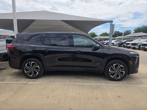 Used 2026 Buick Enclave Sport Touring w/ Power Package FWD image 8