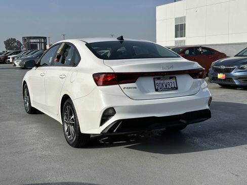 Certified 2023 Kia Forte LXS w/ LXS Technology Package image 4