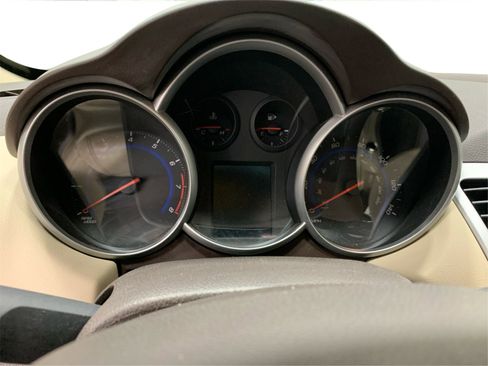 Used 2016 Chevrolet Cruze LT image 16