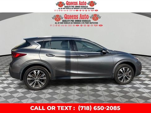 Used 2018 INFINITI QX30 AWD image 8