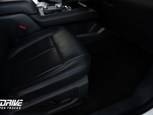 Used 2022 Ford Expedition Max XLT image 15